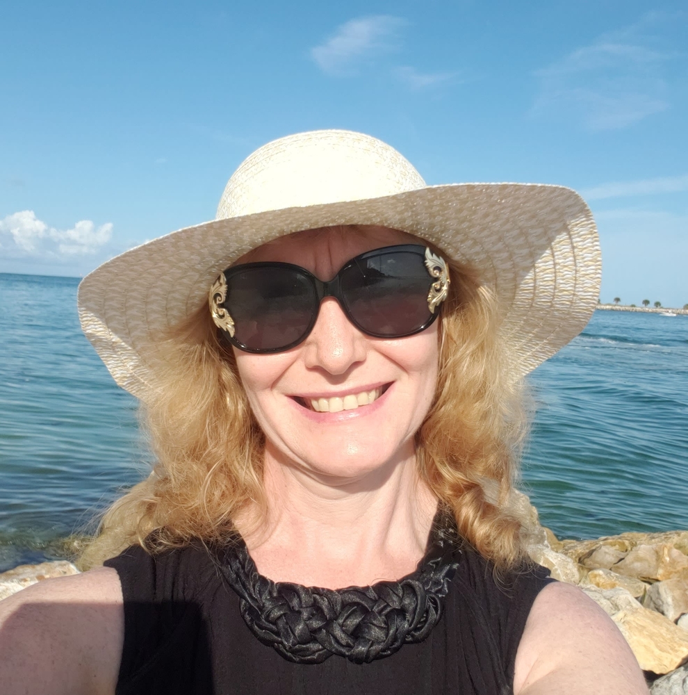 Meet your Posher, Lisa